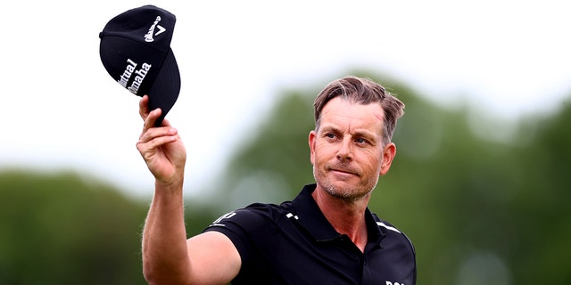 Henrik Stenson of Sweden thanks the crowd at the Volvo Car Scandinavian Mixed 2022 at the Halmstad Golf Club in Halmstad, Sweden on June 12, 2022.