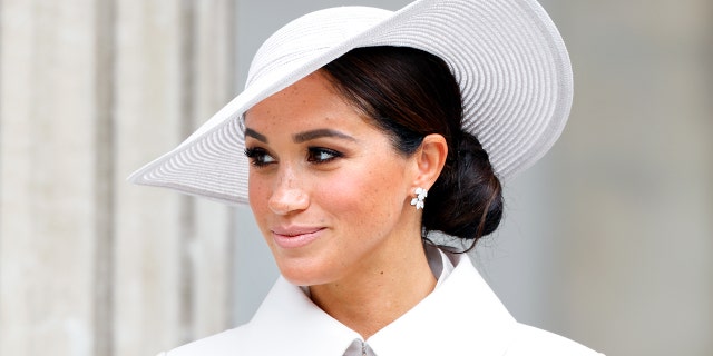 メーガン, サセックス公爵夫人, attends a national service of thanksgiving to celebrate the Platinum Jubilee of Queen Elizabeth II at St Paul's Cathedral June 3, 2022, ロンドンで.