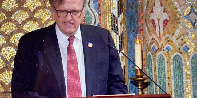 Martin Bell shared his experiences in Ukraine with members of the congregation during a recent Friday evening service. "We also saw the very best of humanity — the glory of humanity," said Bell, referencing the efforts of the Polish people to help the Ukrainians on a daily and ongoing basis.