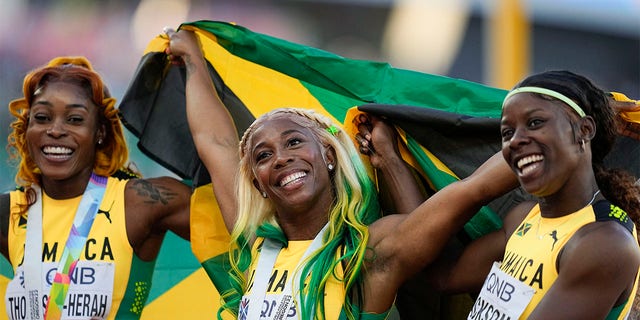 World Athletics Championships: Jamaica sweeps the 100 meters as Shelly ...