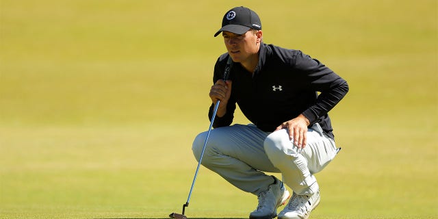 Jordan Spieth of USA lines up a putt on the 18th during Day One of the Genesis Scottish Open at The Renaissance Club on July 07, 2022 in North Berwick, Scotland.