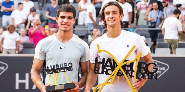 Lorenzo Musetti Upsets Top-seeded Carlos Alcaraz; Wins Hamburg European ...