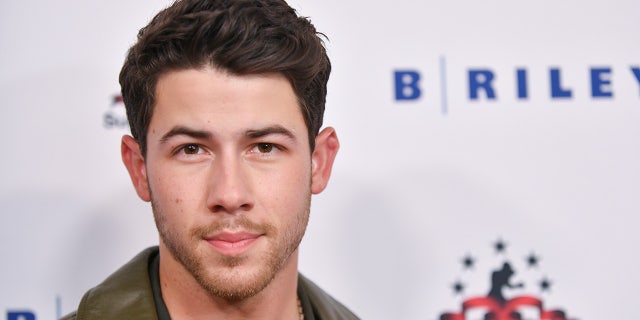 Nick Jonas, 11. Yıllık Sugar Ray Leonard Vakfı'nda.