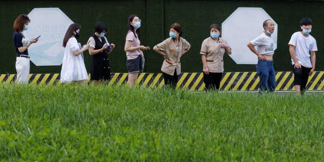 Beijing residents who returned to the city after outside travel were required to wear electronic bracelets to ensure that they complied with mandatory home quarantines. This sparked outcry on Chinese social media platform Weibo.