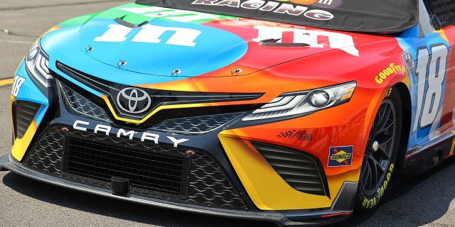 Kyle Busch's Toyota Camry is physically identical to Hamlin's.