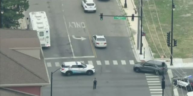 Las tomas aéreas muestran la escena donde un oficial de policía de Chicago recibió un disparo el viernes por la mañana.