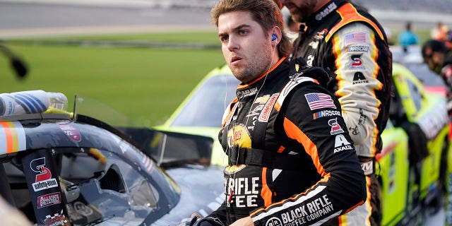 Gragson drives for JR Motorsports.