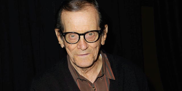 "Blade Runner" 和 "The Shining" actor Joe Turkel has died at 94.