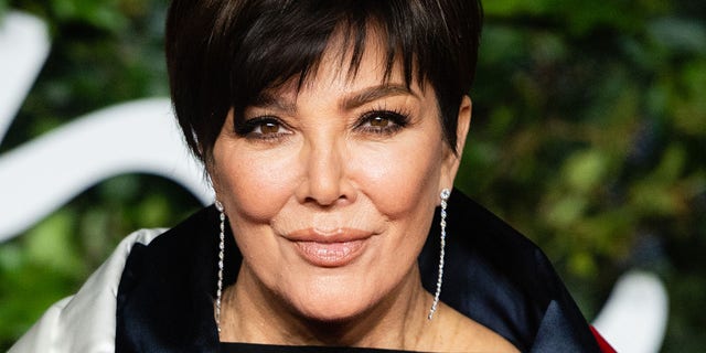 Kris Jenner shows off makeup-free face and gets compliments: 'Doesn't even look 60, more like 40' - Fox News