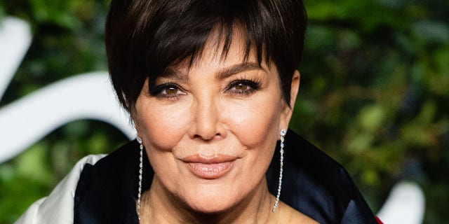 Kris Jenner shows off makeup-free face and gets compliments: 'Doesn't even look 60, more like 40' - Fox News