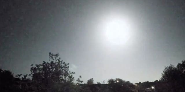La bola de fuego se quemó después de ingresar a la atmósfera en el centro de Texas.  