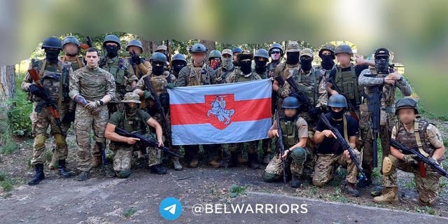 Des soldats biélorusses s'entraînent en Ukraine avec le régiment Kastus Kalinoski