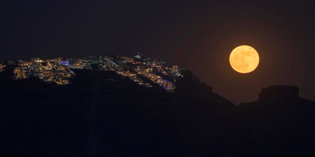 Strawberry supermoon over Greece 2022