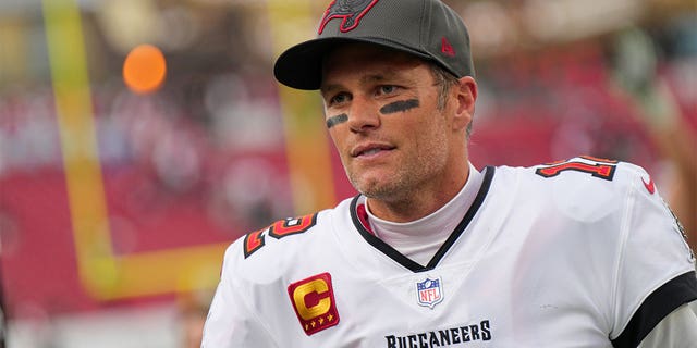 Tom Brady pensiun dari NFL untuk kembali ke Tampa Bay Buccaneers sebagai quarterback mereka untuk musim 2022-23.