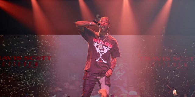 Travis Scott performs at E11EVEN Miami on July 03, 2022 마이애미, 플로리다. 