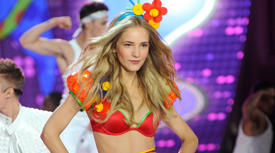 These Are The Exact Beauty Products The Victoria's Secret Models Used For  The Fashion Show