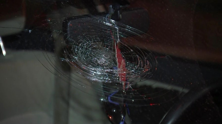 Philadelphia juvenile's failed robbery turns violent, 男は女と赤ちゃんと一緒に撃った: 報告する