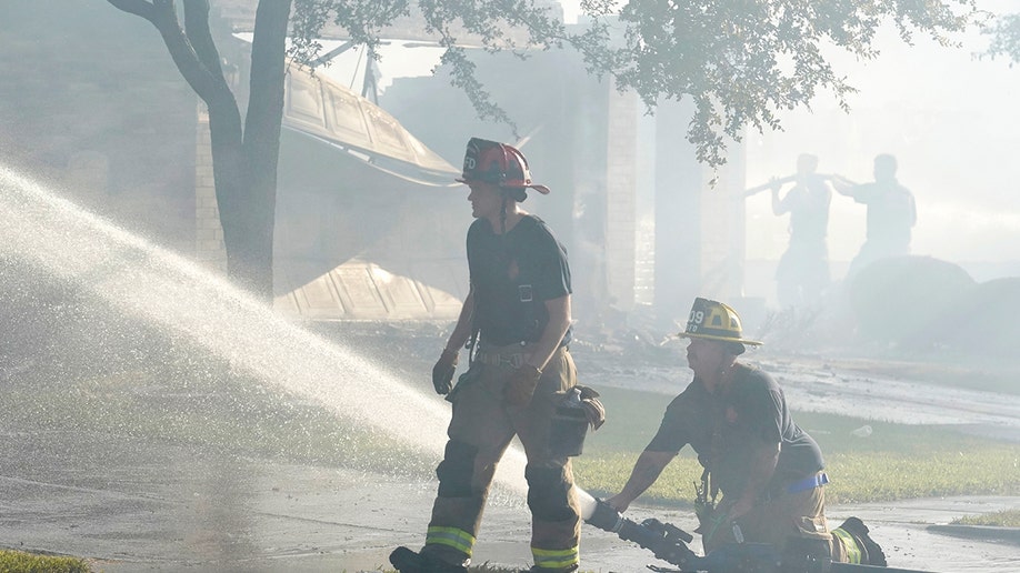 Texas Fire Destroys 9 Homes Day After Blaze Sparked By Lawnmower Burned ...