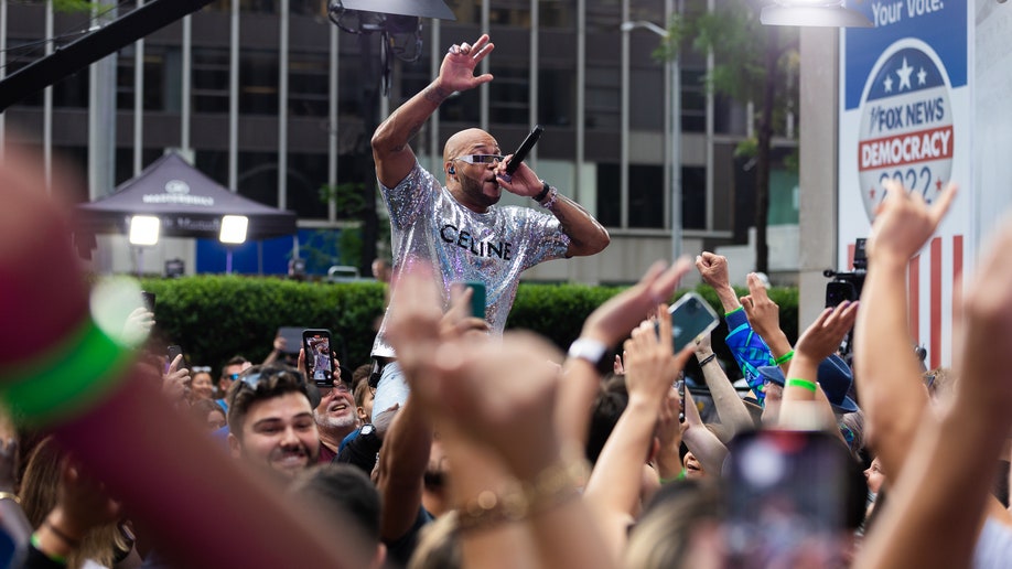 Flo Rida Fox & Friends Concert