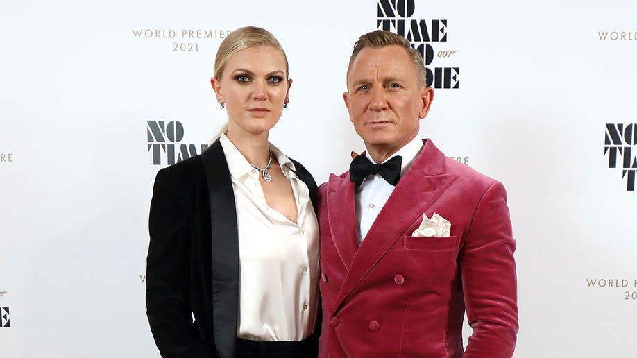 Daniel Craig with his daughter Ella Craig in 2021.