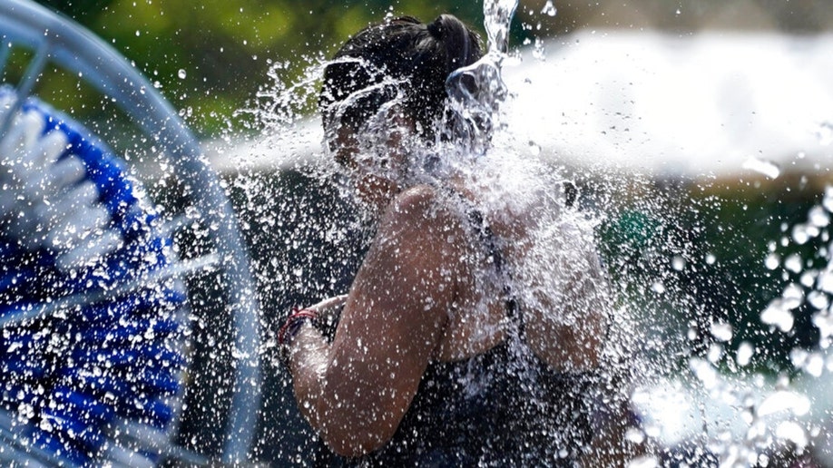 Illinois woman cools off