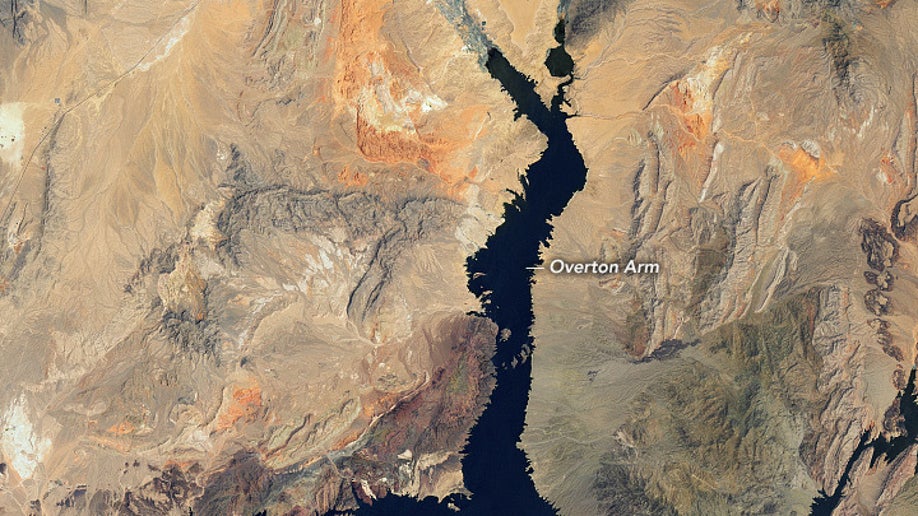 Lake Mead decreasing water level