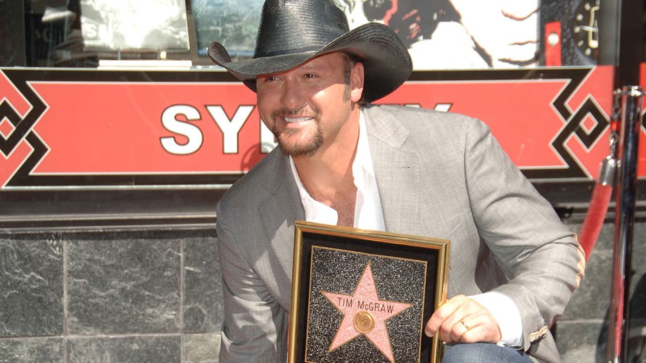 Tim McGraw with his Hollywood Walk of Fame star