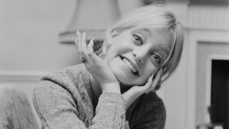 Young Goldie Hawn in 1970 posing for a picture