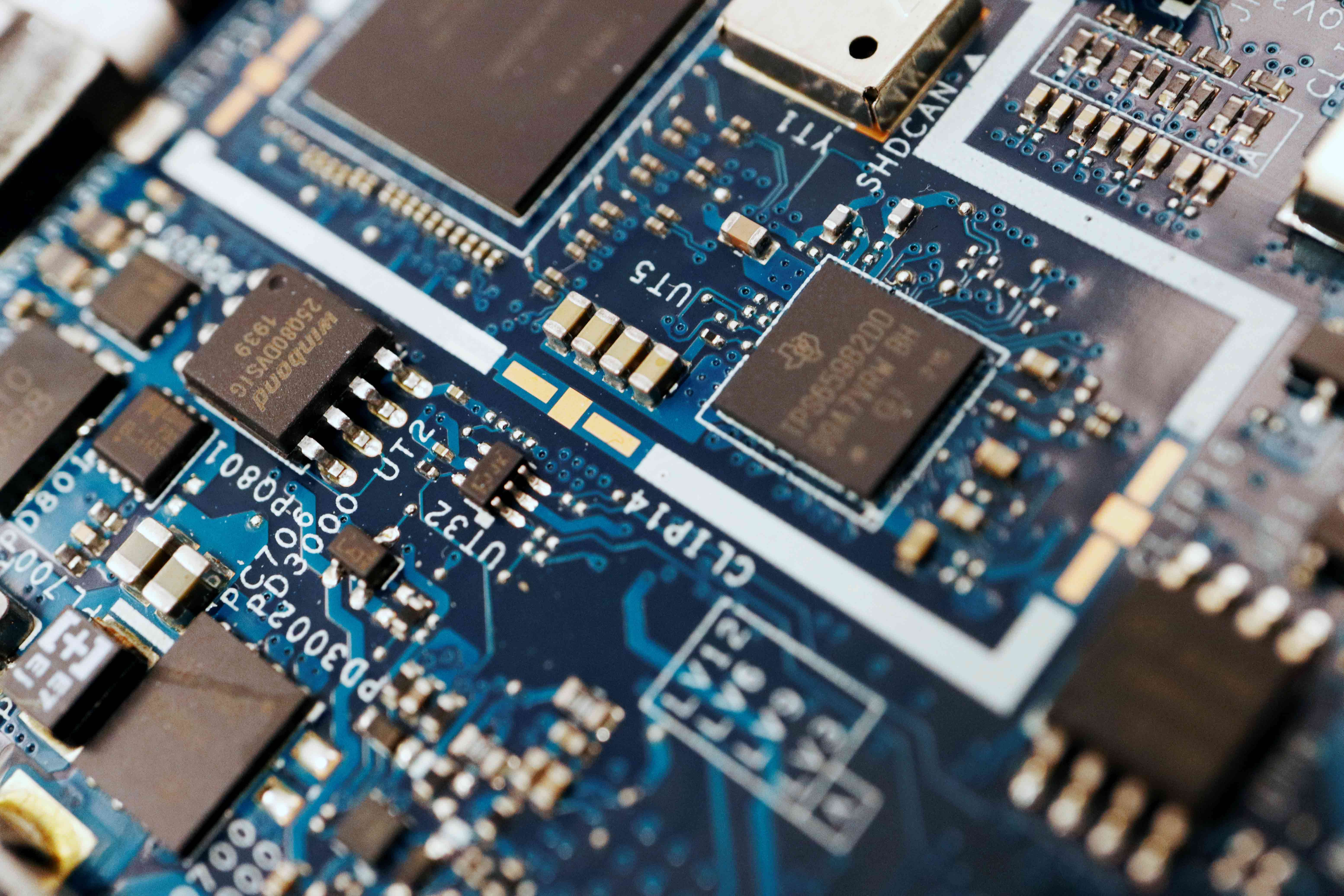 Battle over semiconductor market leads to Chinese buying of chipmaking stocks