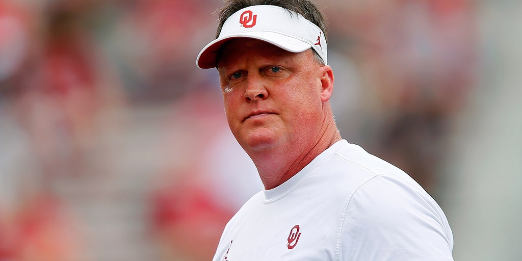 Oklahoma's Cale Gundy resigns after reading 'shameful and hurtful' word during film session - Vimarsana News