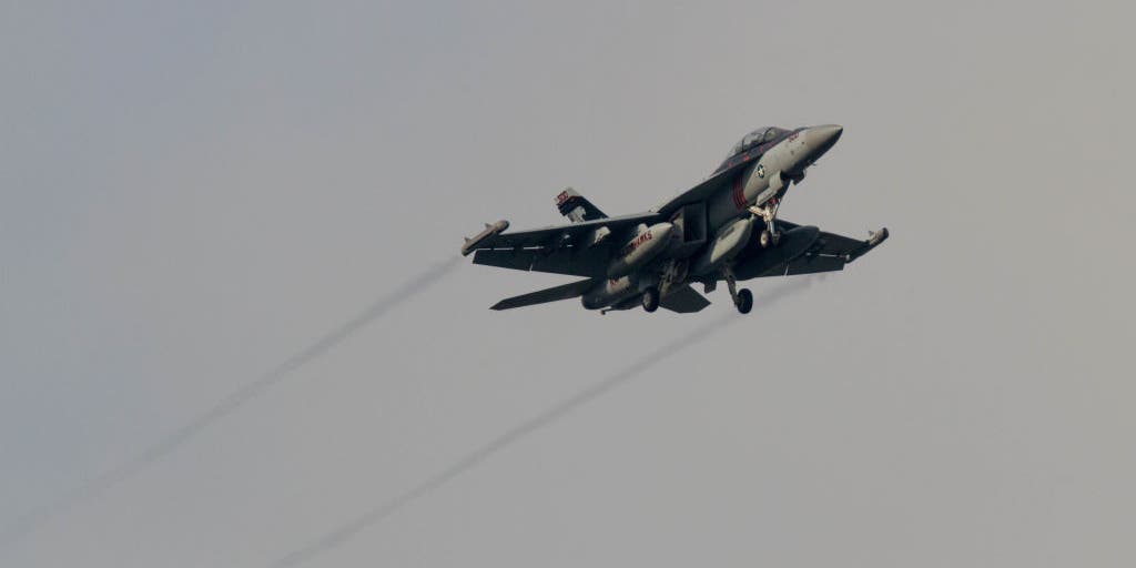 Navy jet crashes off coast of Florida, prompting water rescue mission - Vimarsana News