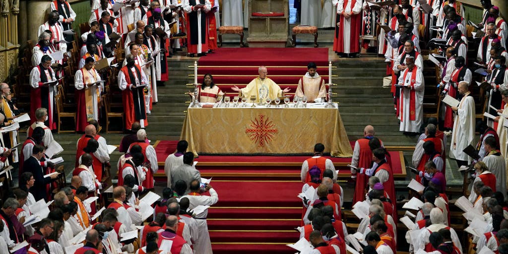 Conservative Anglicans warn Church of England is cratering in attempt to stay relevant: 'The church is dying' - Vimarsana News