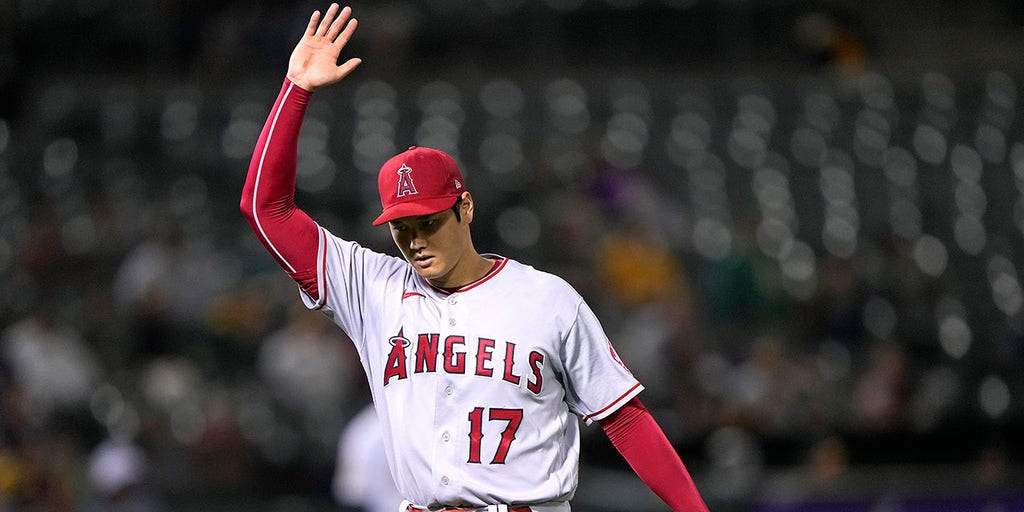 Two of the Greatest Japanese Players'- MLB Fans Rejoice After LA Angels' Shohei  Ohtani Shares a Moment With MLB Legend Ichiro Suzuki - EssentiallySports