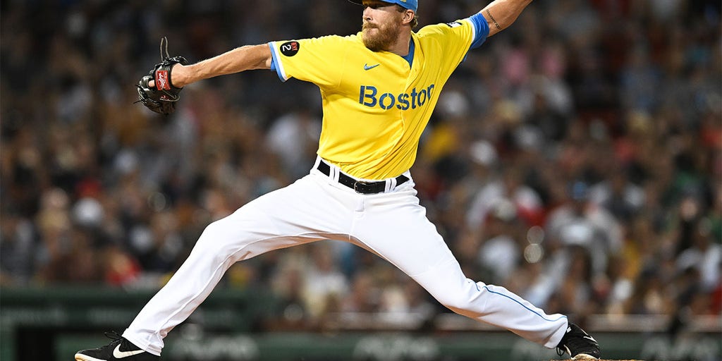 Jake Diekman of the Chicago White Sox pitches during the fifth inning  News Photo - Getty Images