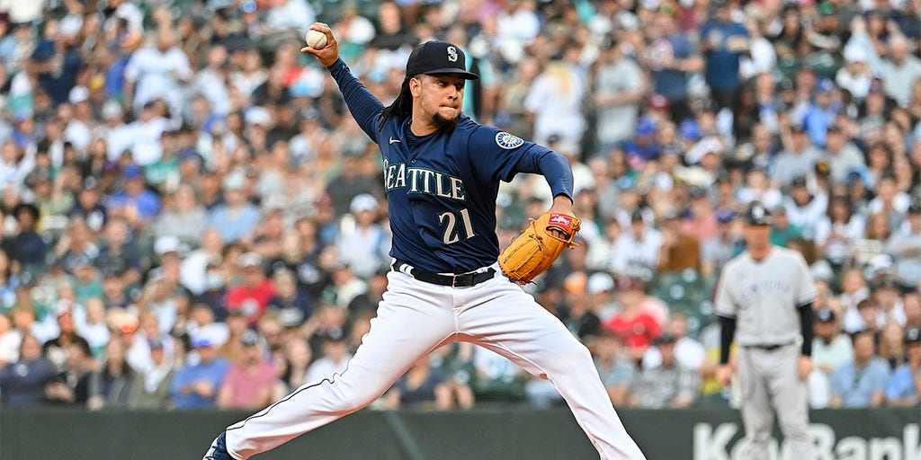 Mariners reportedly sign pitcher Luis Castillo to 5-year, $108 million  extension