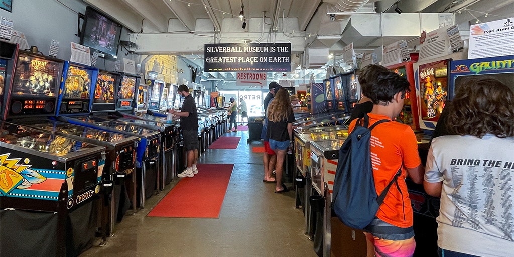 The massive Museum of Pinball closes, leaving around 1,700 games to be  auctioned off