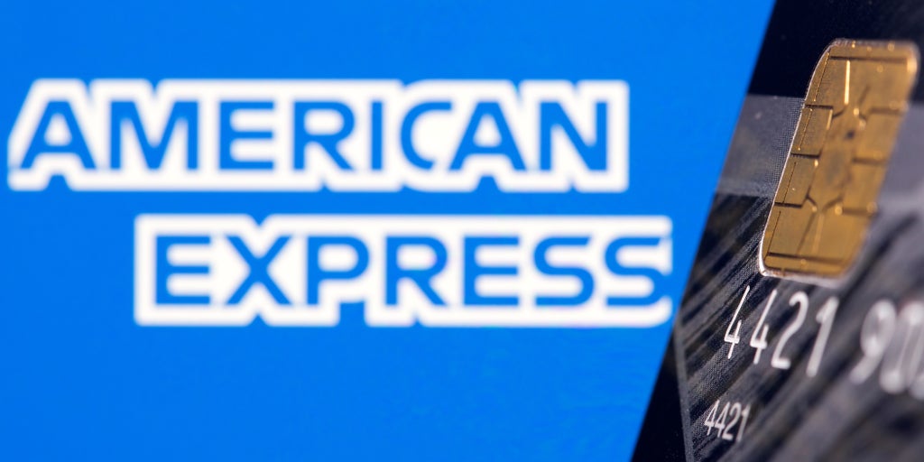 Amex pushed White employees out, promoted Black colleagues to meet racial quotas, lawsuit alleges - Vimarsana News