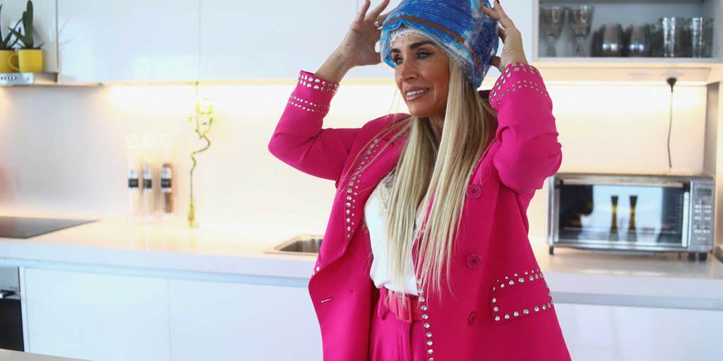 Argentine cancer survivor offers affordable cooling chemo caps to help cancer patients keep their hair - Vimarsana News
