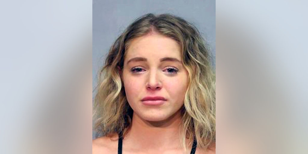 courtney-clenney-mugshot.jpeg?ve=1&tl=1