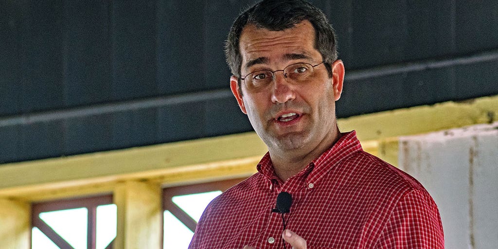 Kansas GOP governor candidate Schmidt blames Democratic Gov. Kelly's spending for making inflation 'worse' - Vimarsana News