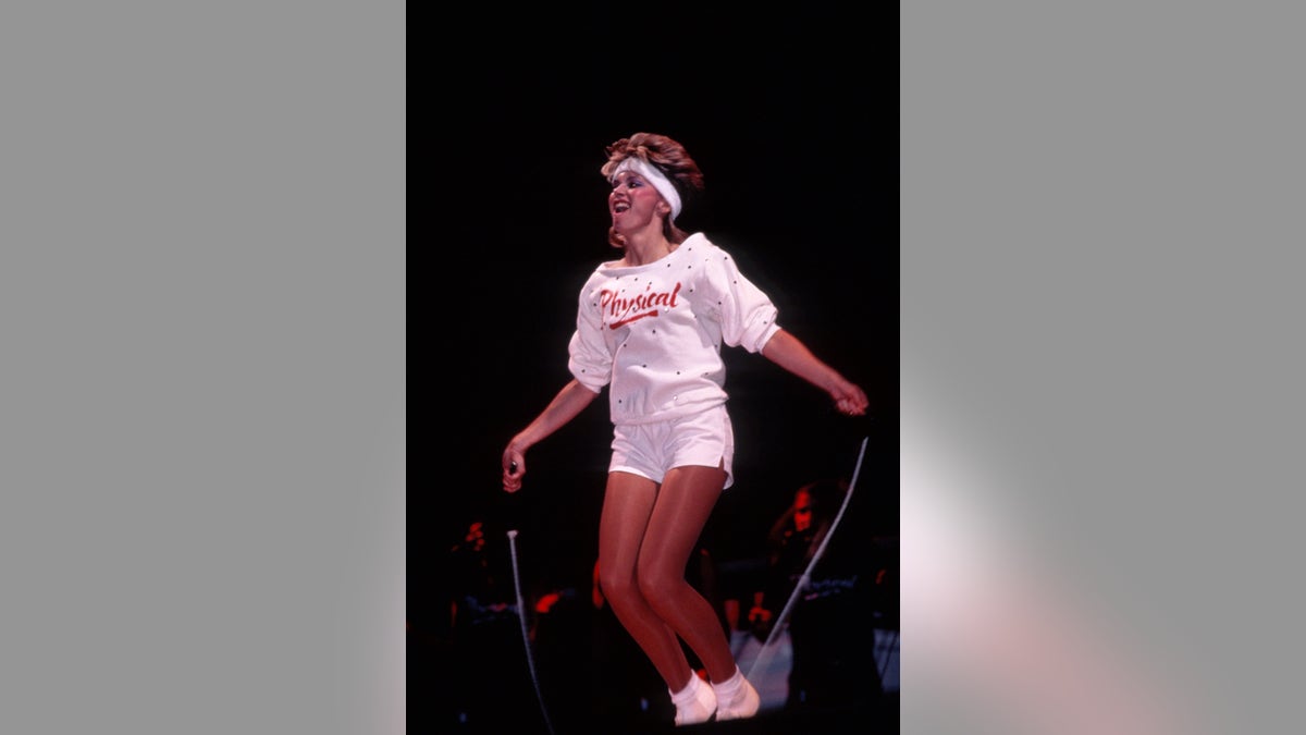 Olivia Newton John jump rope