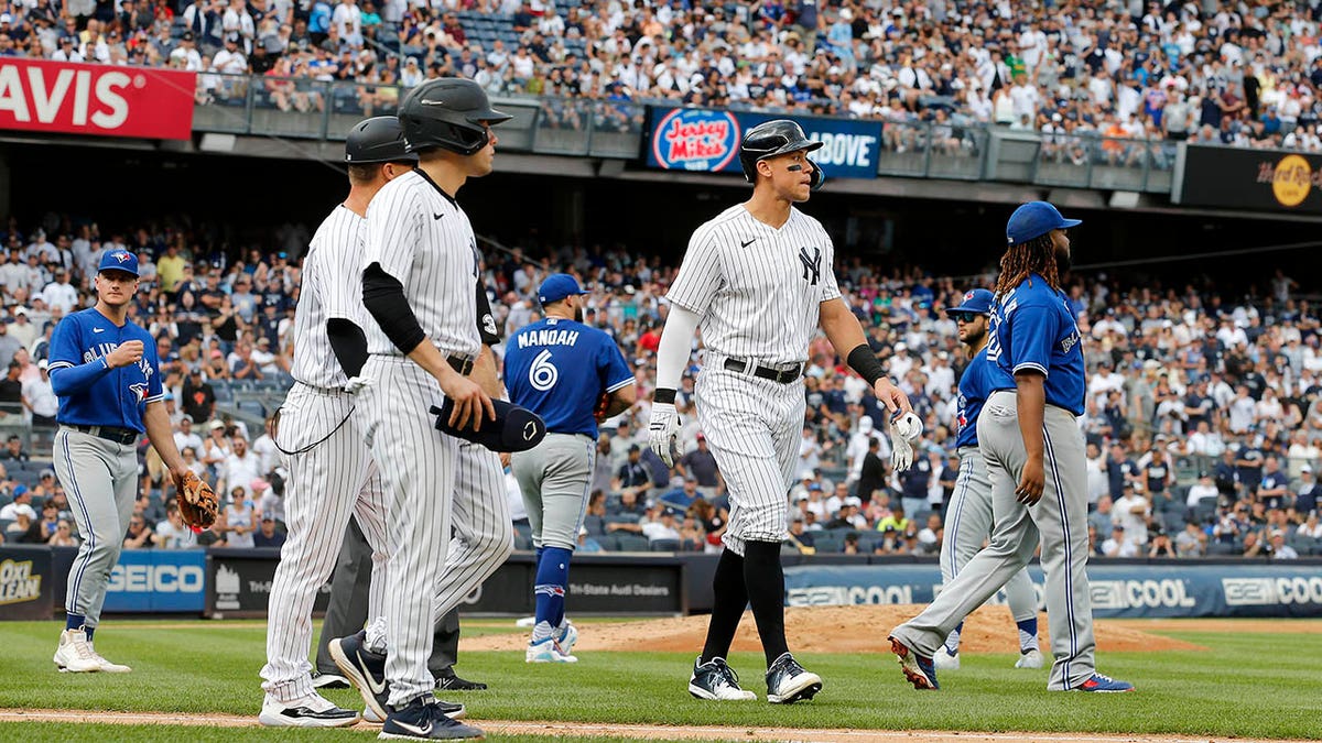 Aaron Judge involved in a little dust up