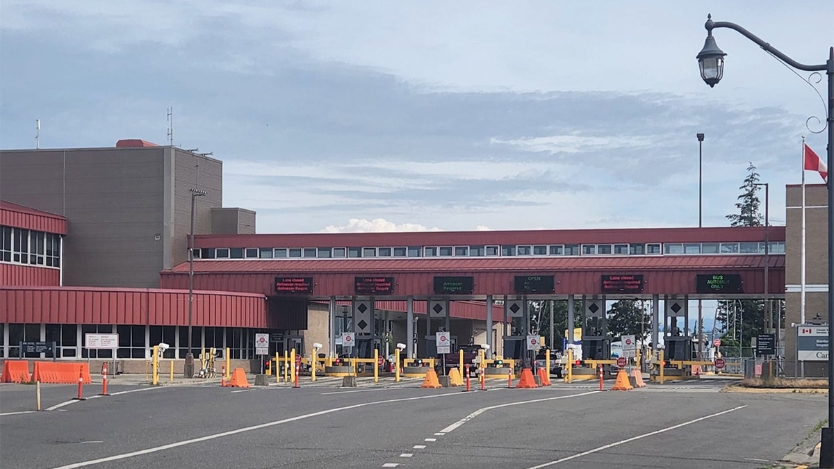 Canadian border crossing