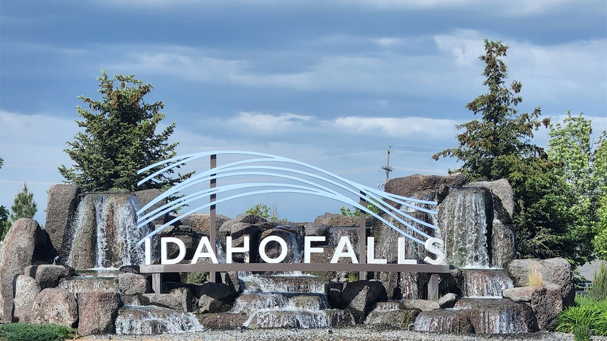 Idaho Falls welcome sign