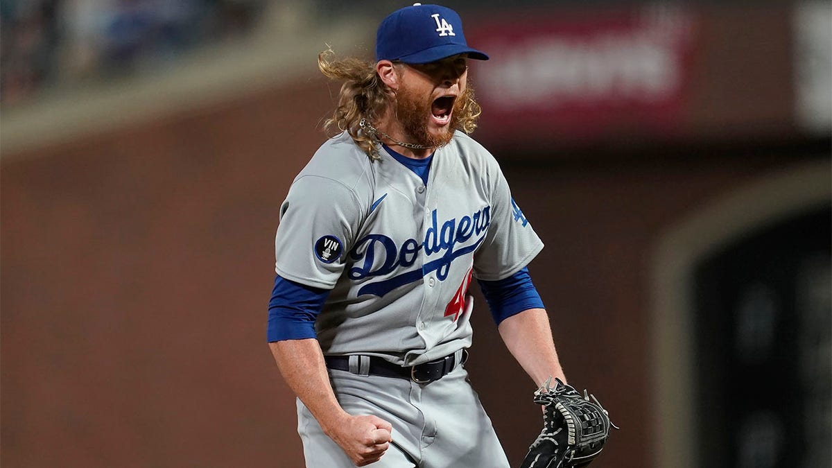 Craig Kimbrel celebrates on mound