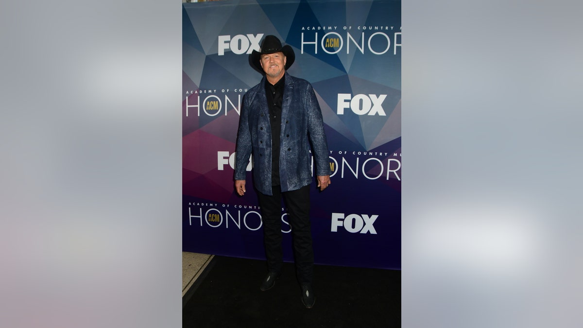 Trace Adkins ACM