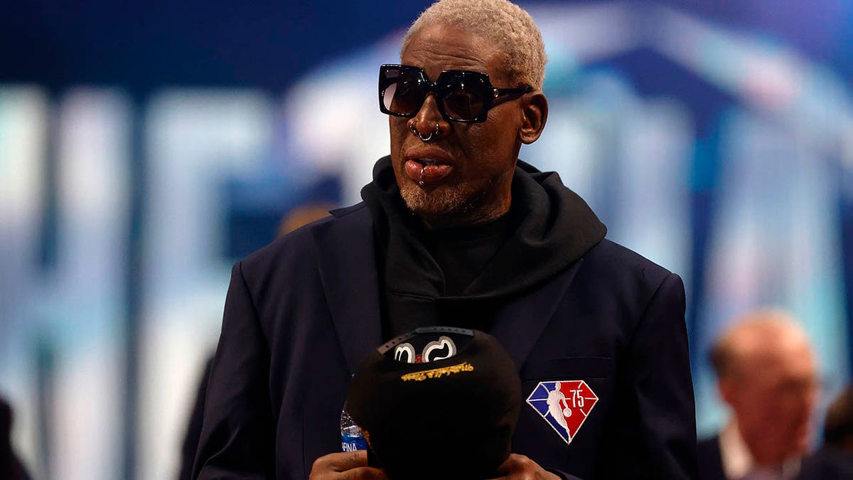 Shaquille O'Neal says Dennis Rodman was his worst teammate: 'He was a great  player, but he made it hard' 