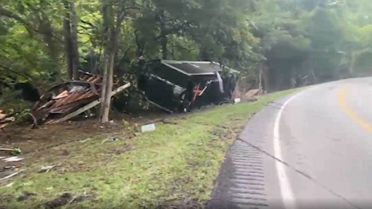 Kentucky roadside debris flooding