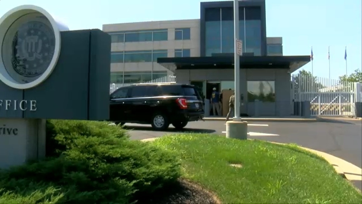 Armed Man Who Tried To Breach FBI Ohio Office Killed After Six-hour ...