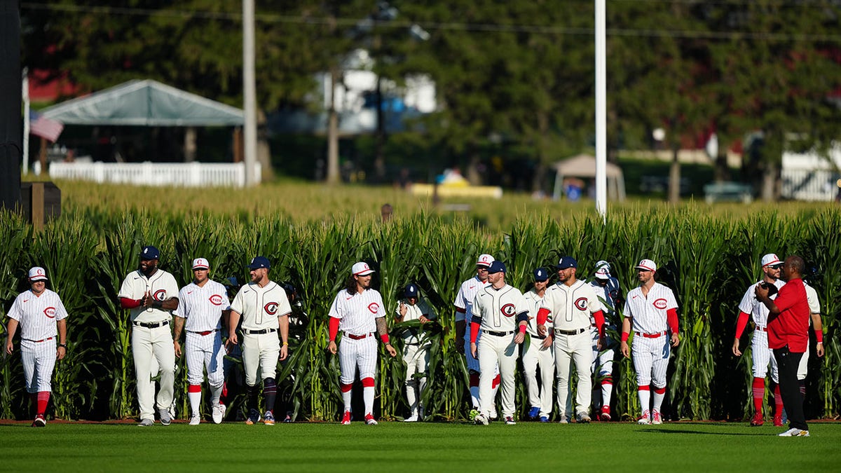 Reds stalk Cobs, fall 4-2 in Field of Dreams Game - Red Reporter
